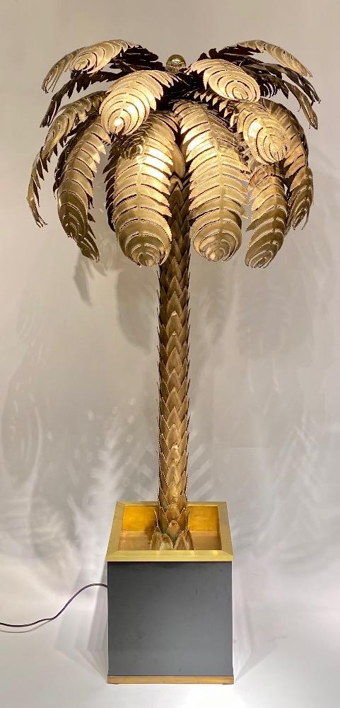 A large Vintage palm floor lamp by Maison Jansen. 