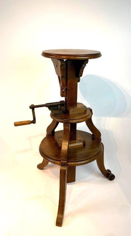 A mechanical pedestal. 