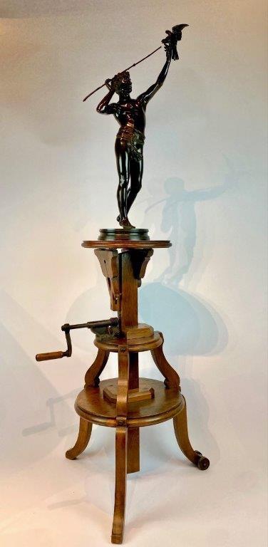 A mechanical pedestal. 