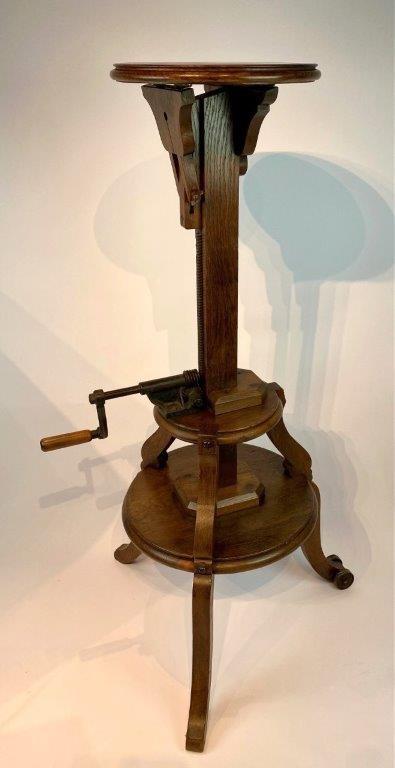 A mechanical pedestal. 