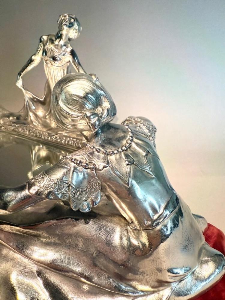 A spectacular Art Nouveau centrepiece