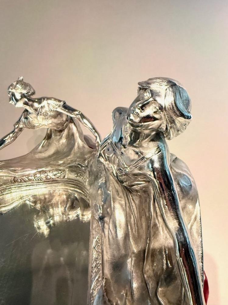 A spectacular Art Nouveau centrepiece