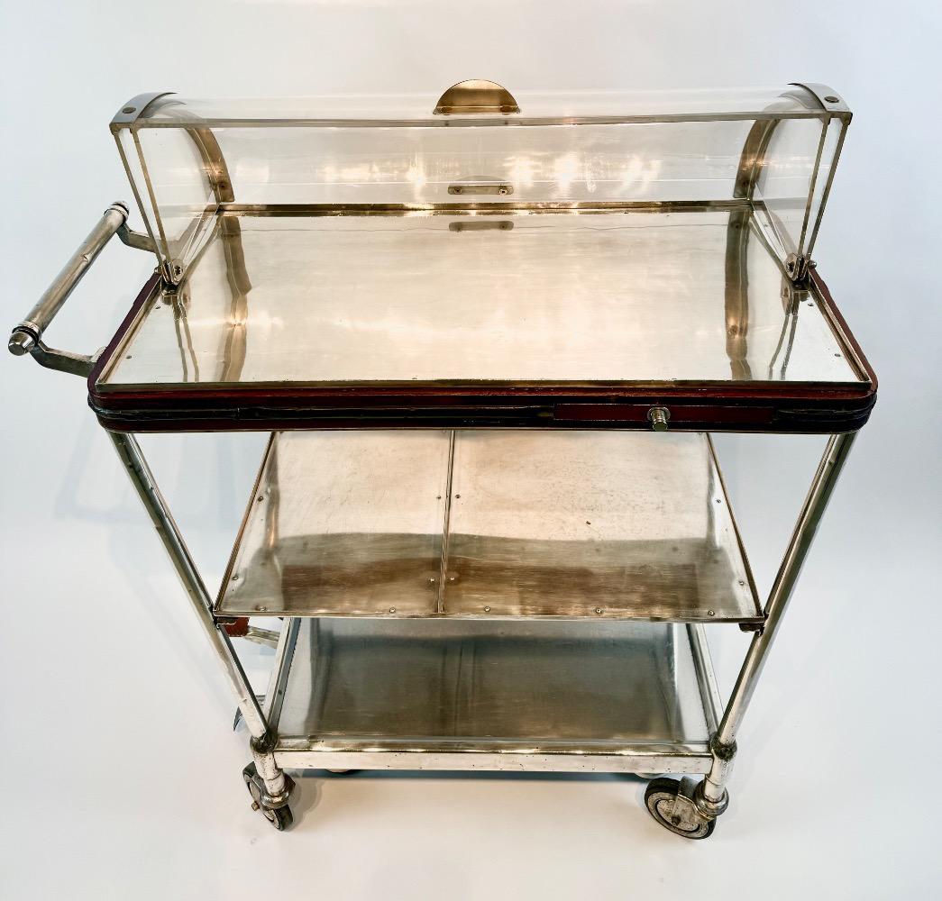 Dessert trolley / dessert chariot