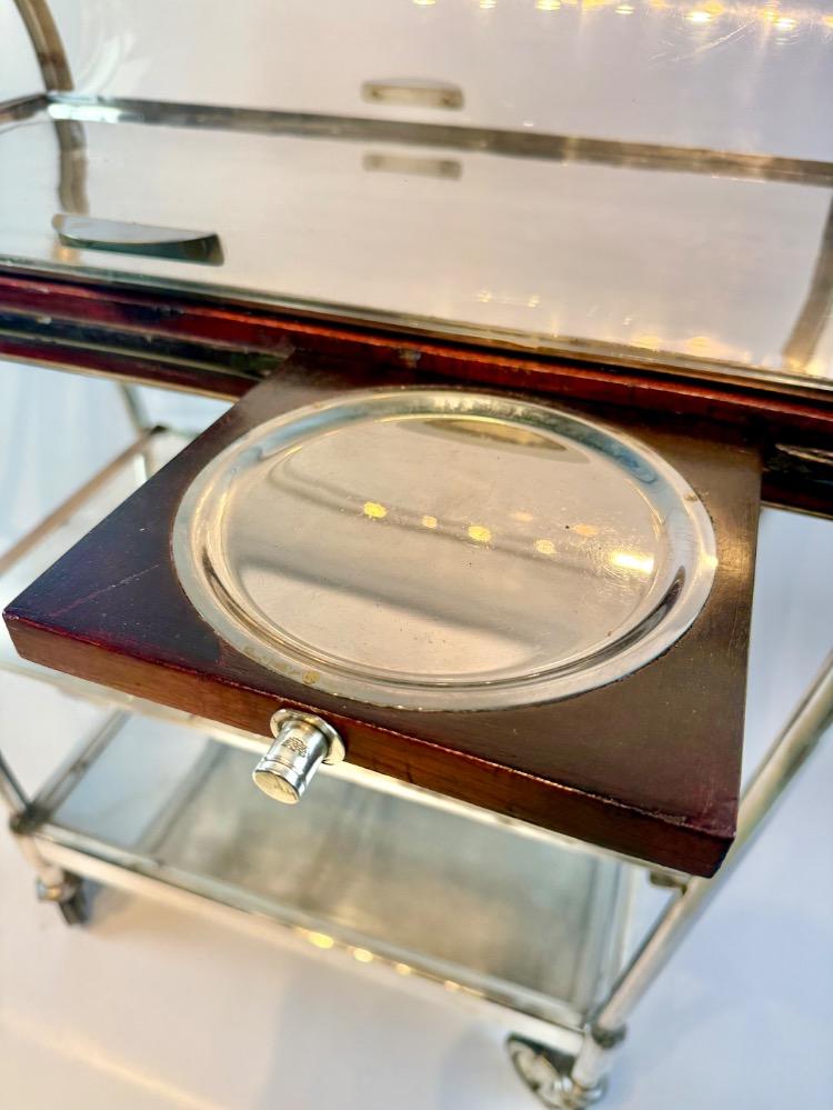 Dessert trolley / dessert chariot