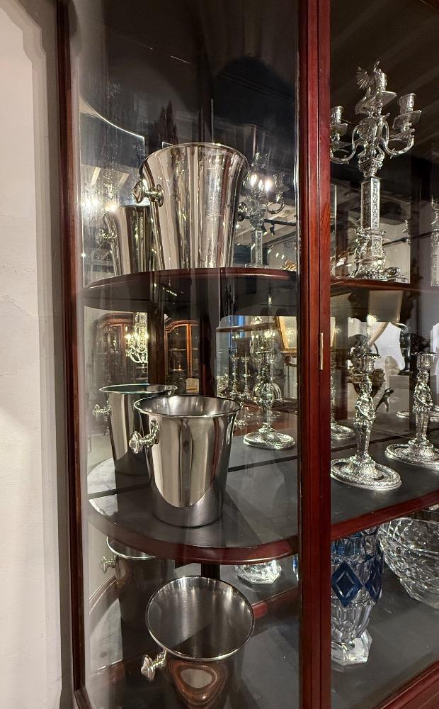 Large display cabinet / vitrine