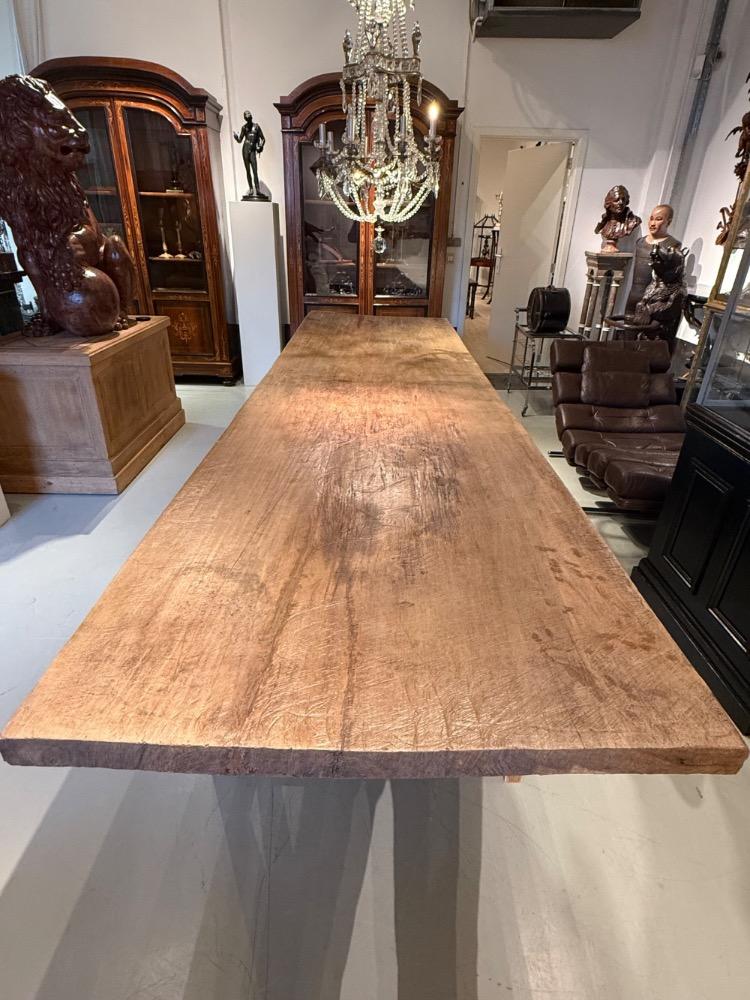 Large table 357 cm!