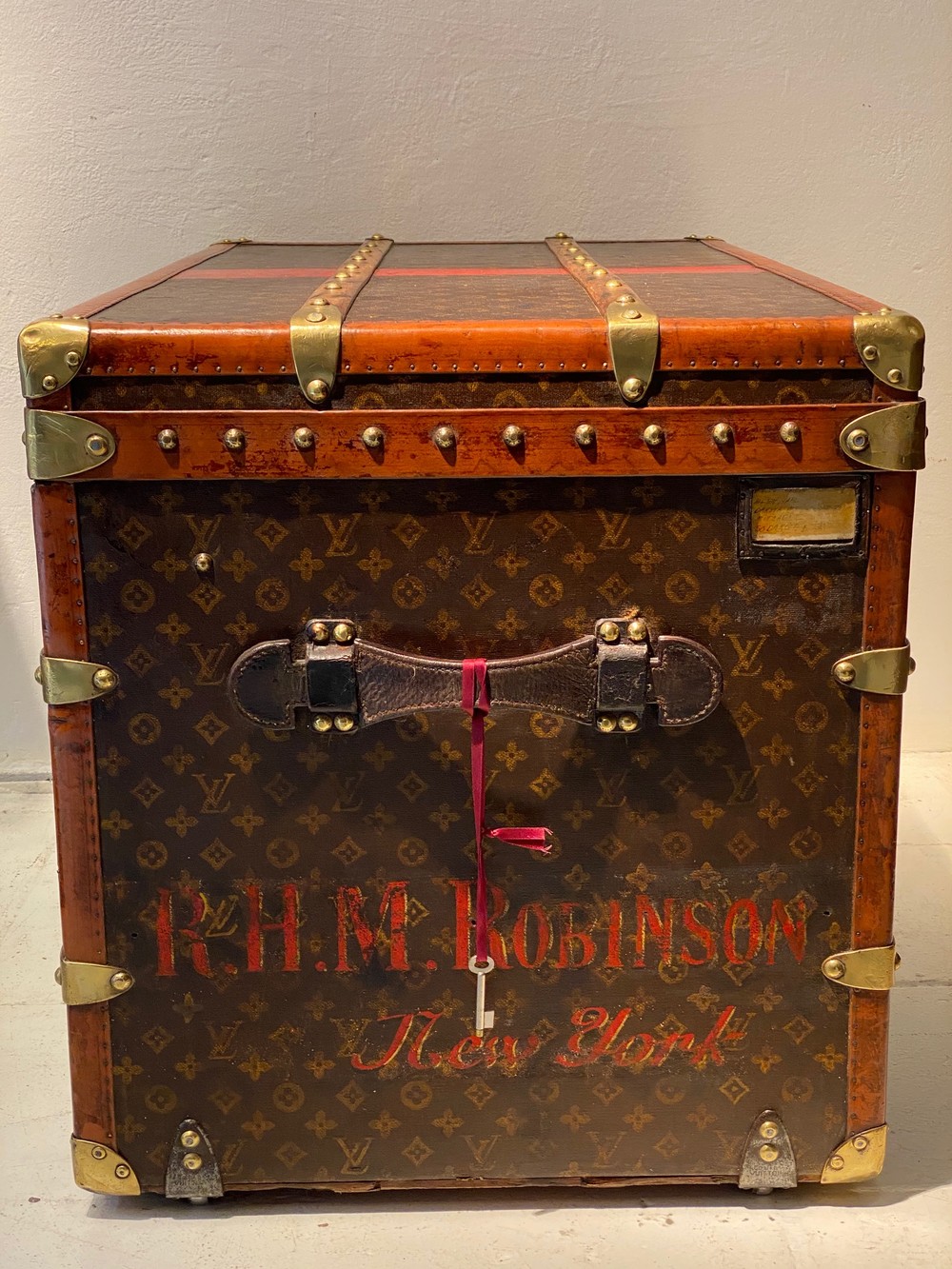 Louis Vuitton Wine Trunk  Louis vuitton trunk, Vintage louis