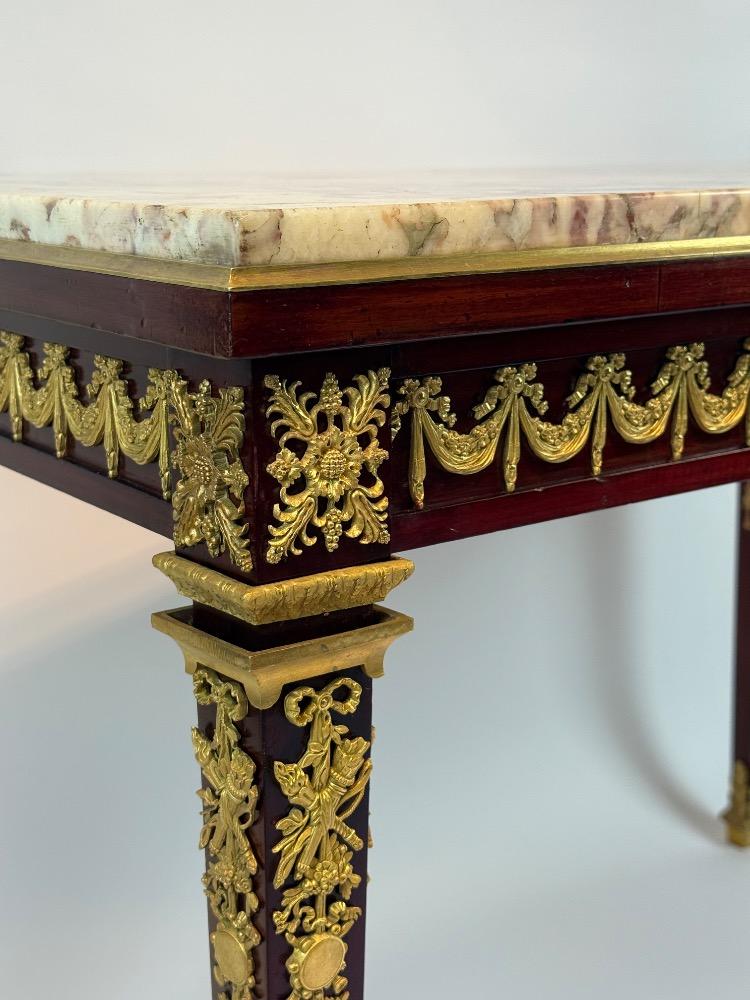 Louis XVI–Style Gilt-Bronze Mounted Mahogany Table à Écrire / writing table. 